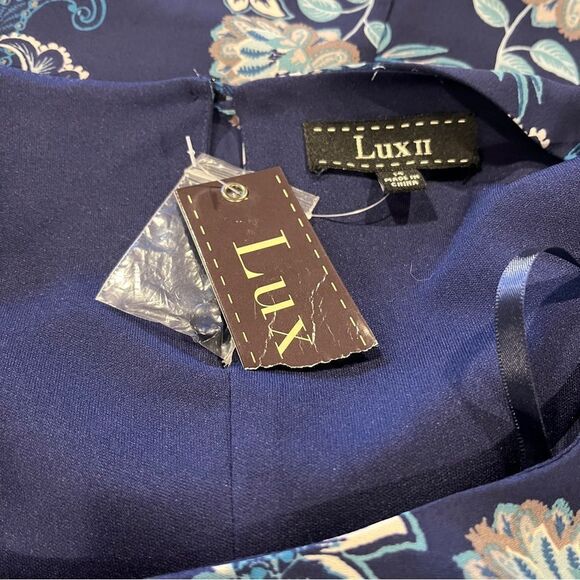 Long sleeve Floral Blue Dress with lace details - Picture 9 of 13